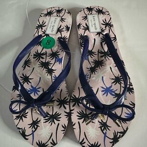 SOLD! Kate Spade Nova Navy and Pink Floral Sandals size 8
Has flaws see pictures